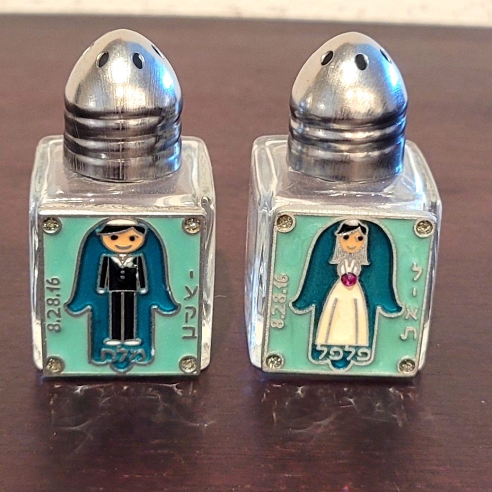 Unique Rare Special Ordered Bride and Groom Salt and Papper Shaker Set